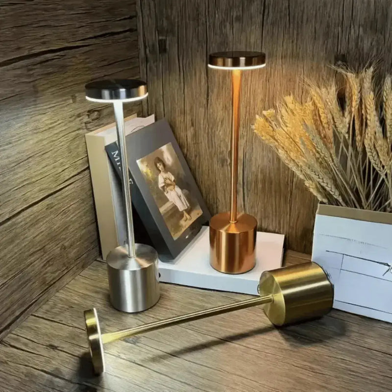 Lâmpada de Mesa LED Recarregável de Metal